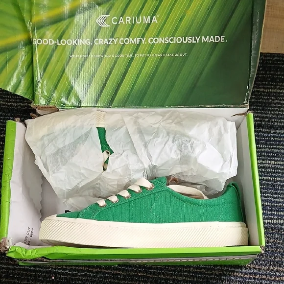 NIB Cariuma OCA Low Green Canvas Womens 7 - Picture 2 of 9